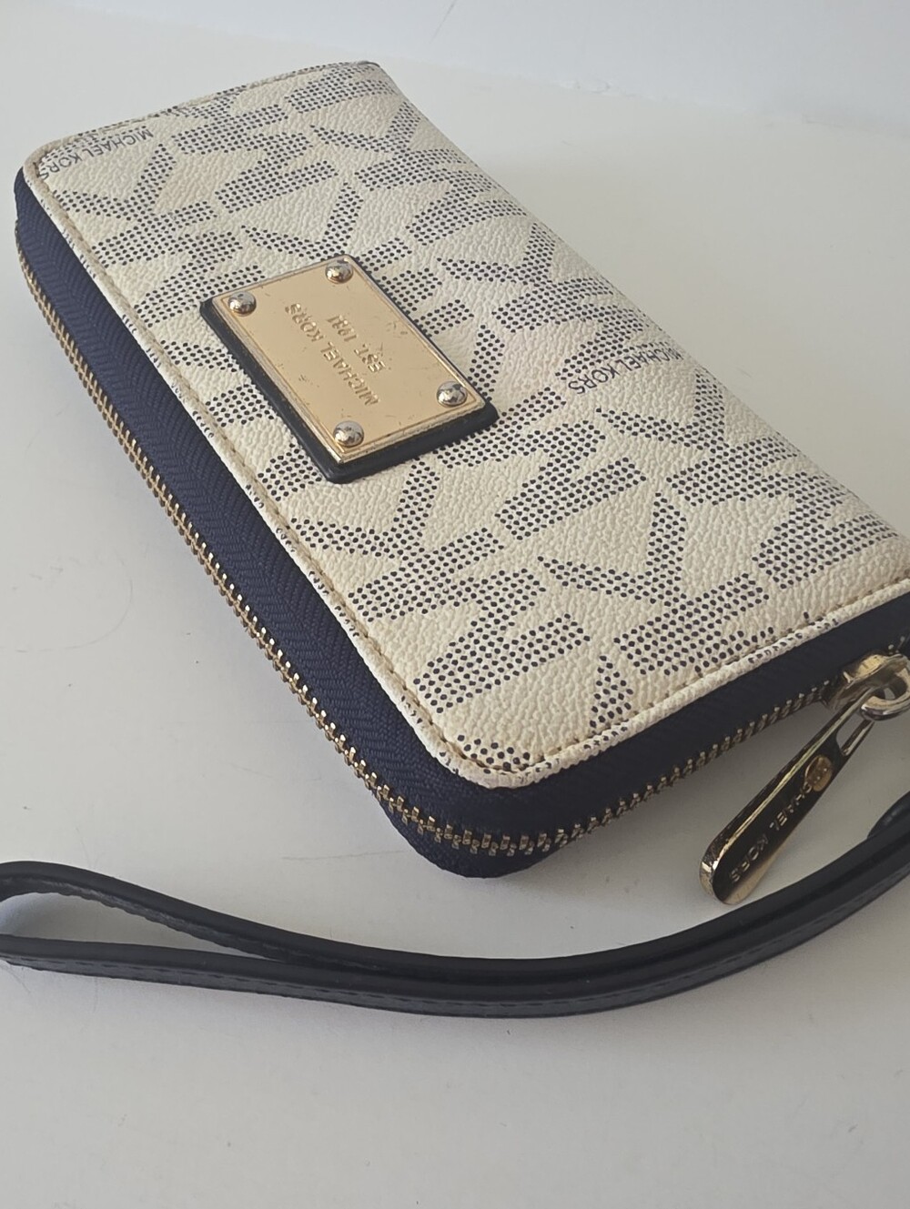Michael Kors Jet Set Travel Continental Wallet Wristlet Zip Around